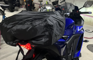 バイクのリアシートバッグは濡れる？コミネSA-240を実際に雨で使ってみた結果！